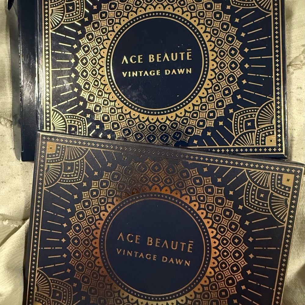 Ace Beaute Vintage Dawn Eyeshadow Palette